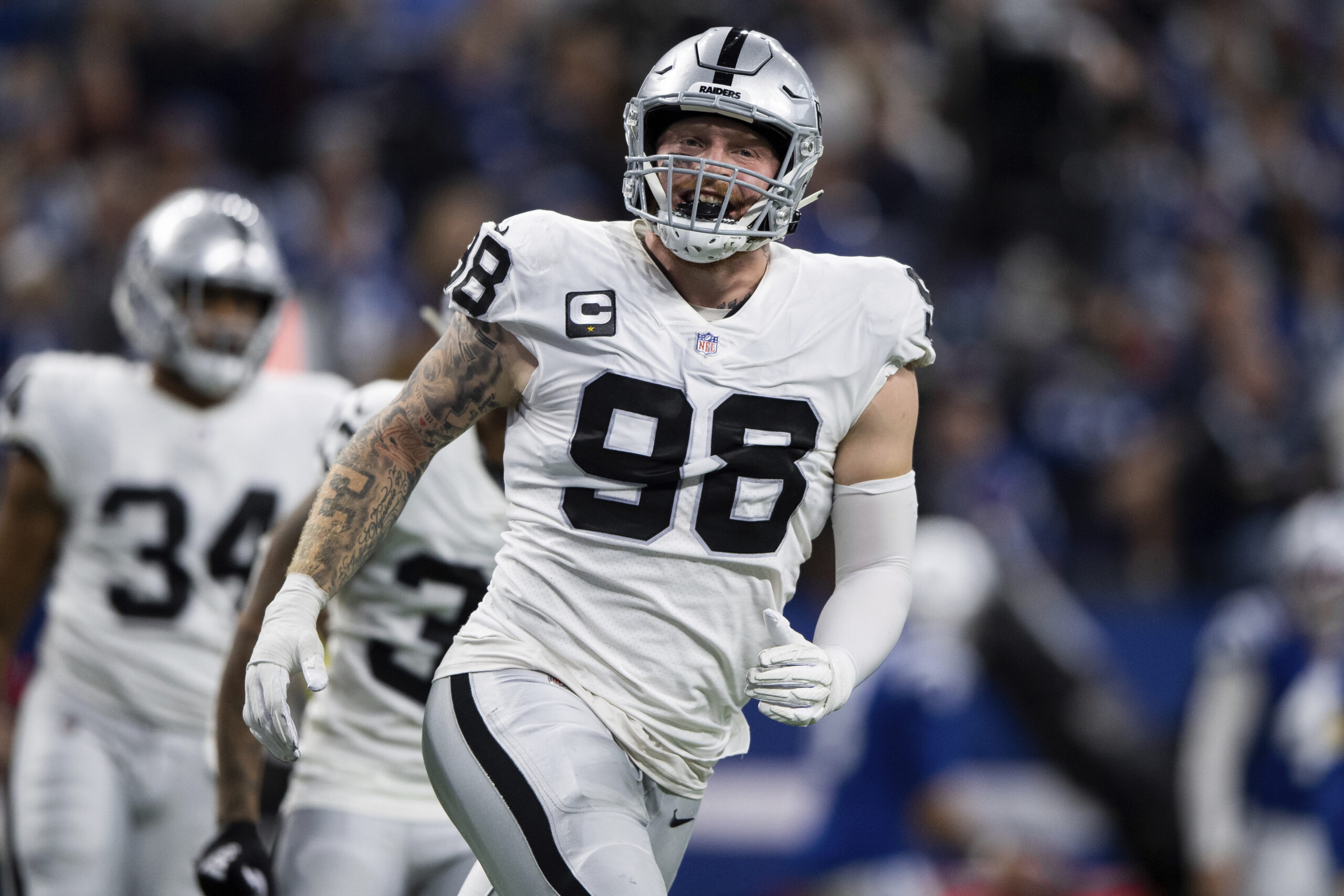 Raiders DE Maxx Crosby wins two team awards