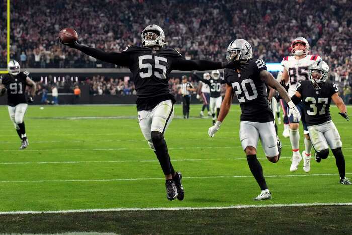 The Raiders Rally Late to Defeat the Patriots
