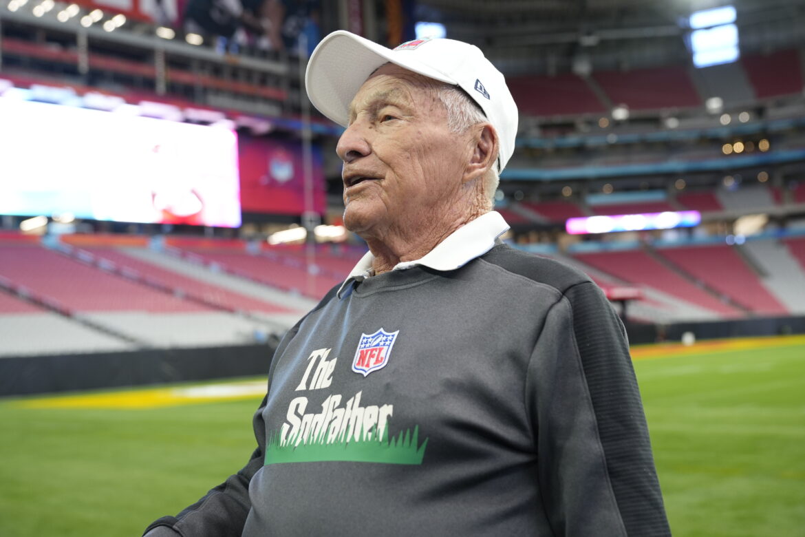 The Sodfather: George Thoma speaks about the groundskeeping for Super Bowl LVIII in Las Vegas