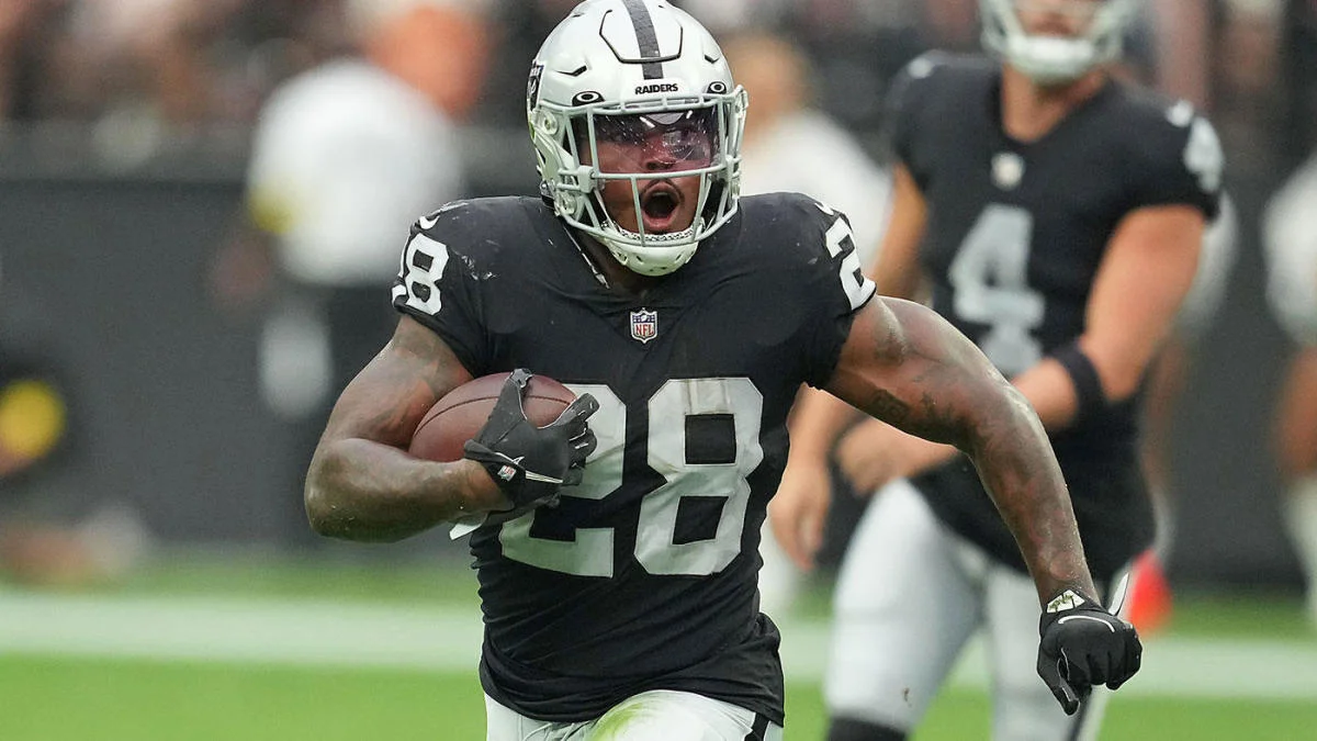 Raiders' Josh Jacobs wins FedEx NFL Player of the Year award