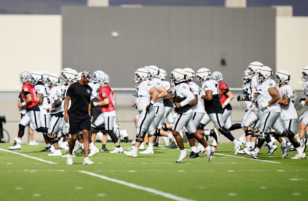 49ers-Raiders Joint Practice, Fred Warner, $9ers, Raiders joint practice, Raiders Training Camp 2023, 49ers joint practice, Vegas sports news, Las Vegas sports news, Google news, Vegas Sports Toda