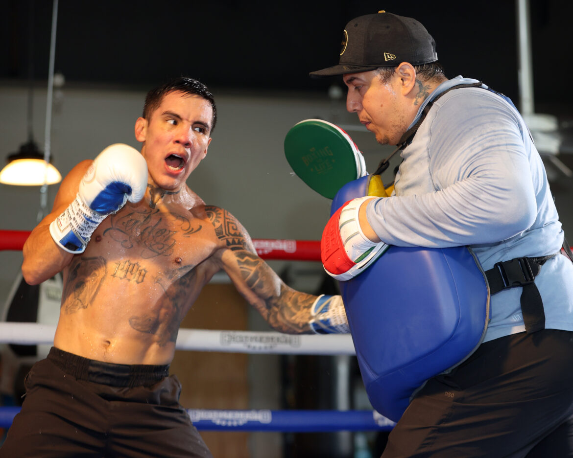 Oscar Valdez motivated ahead of fight with Emanuel Navarrete