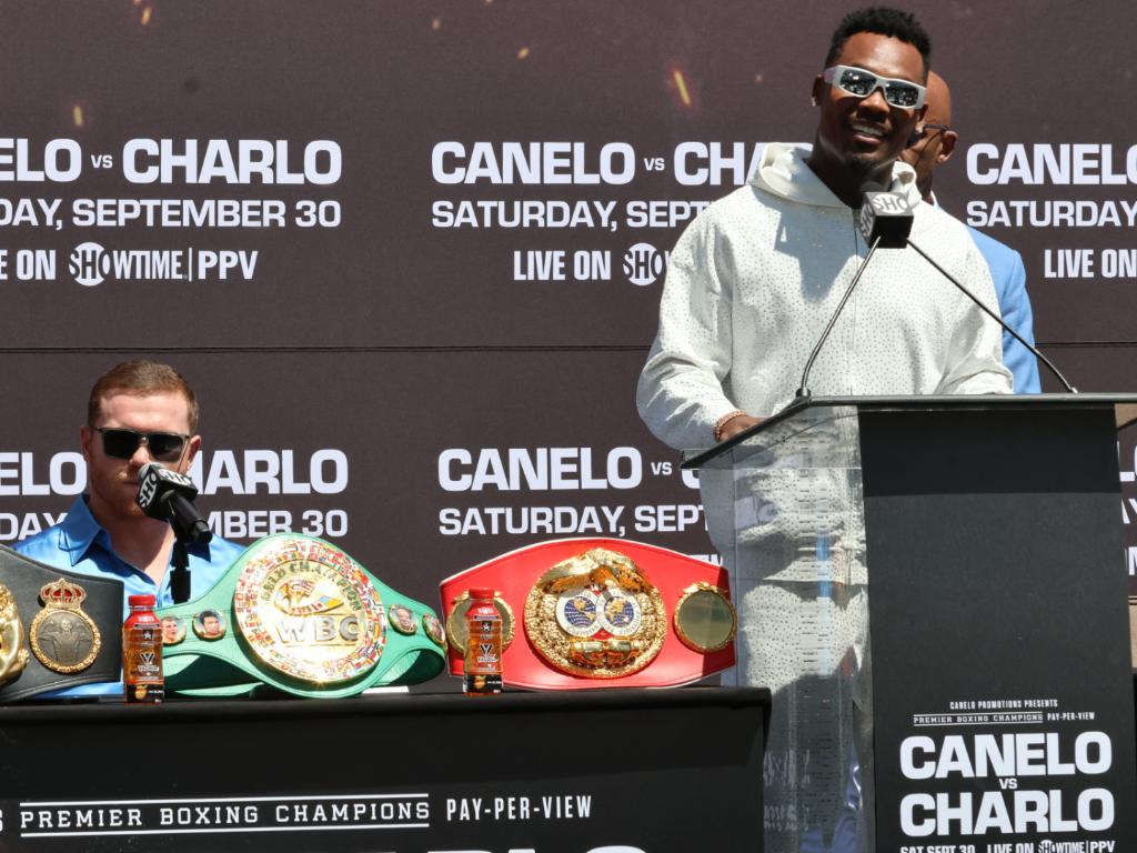 Mexican superstar and pound-for-pound great Canelo Álvarez will defend his undisputed super middleweight world titles in a blockbuster showdown against hard-hitting undisputed junior middleweight world champion Jermell Charlo headlining a SHOWTIME PPV (8 p.m. ET/5 p.m. PT) Saturday, September 30 in a Premier Boxing Champions event from T-Mobile Arena in Las Vegas.
