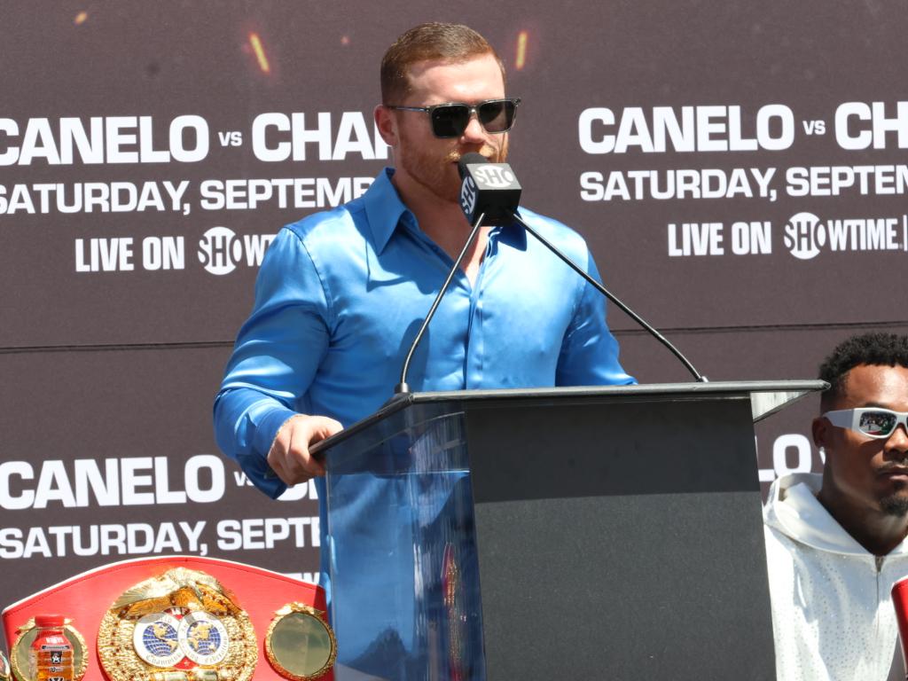 Mexican superstar and pound-for-pound great Canelo Álvarez will defend his undisputed super middleweight world titles in a blockbuster showdown against hard-hitting undisputed junior middleweight world champion Jermell Charlo headlining a SHOWTIME PPV (8 p.m. ET/5 p.m. PT) Saturday, September 30 in a Premier Boxing Champions event from T-Mobile Arena in Las Vegas.
