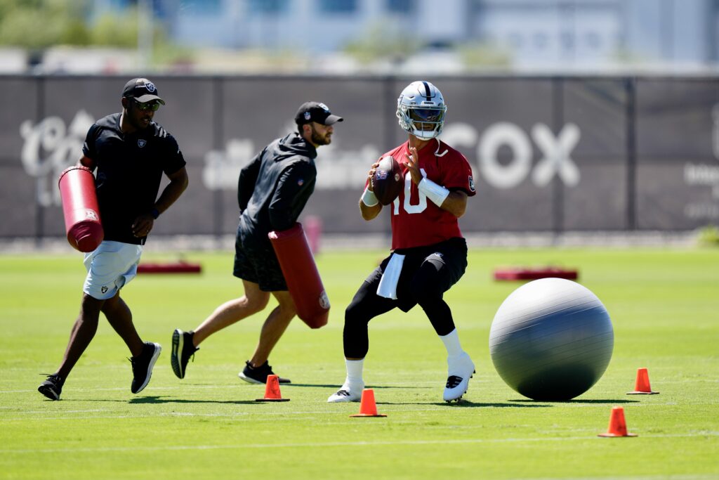 Raiders vs Broncos Weel 2023, Raiders practice, Jimmy Garoppolo, Chandlet Jones, Aidan O'Connell, Maxx Crosby, Russell Wilson, Raiders at Broncos, Raiders vs Broncos odds, Raiders news, Broncos news, Las Vegas Raiders, Denver Broncos news, Louis Grasse, Vegas Sports, Vegas Sports reams, Vegas Sports Today, Josh McDaniels,