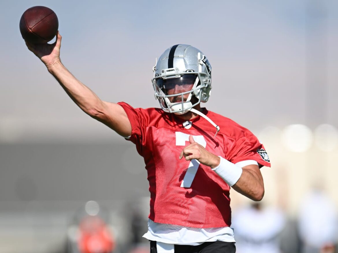 Brian Hoyer takes first reps at final Raiders practice