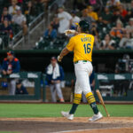 Nick Kurtz hits a walk off home run