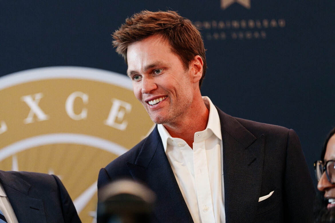 Best Photos : Tom Brady Hall of Excellence Press Conference