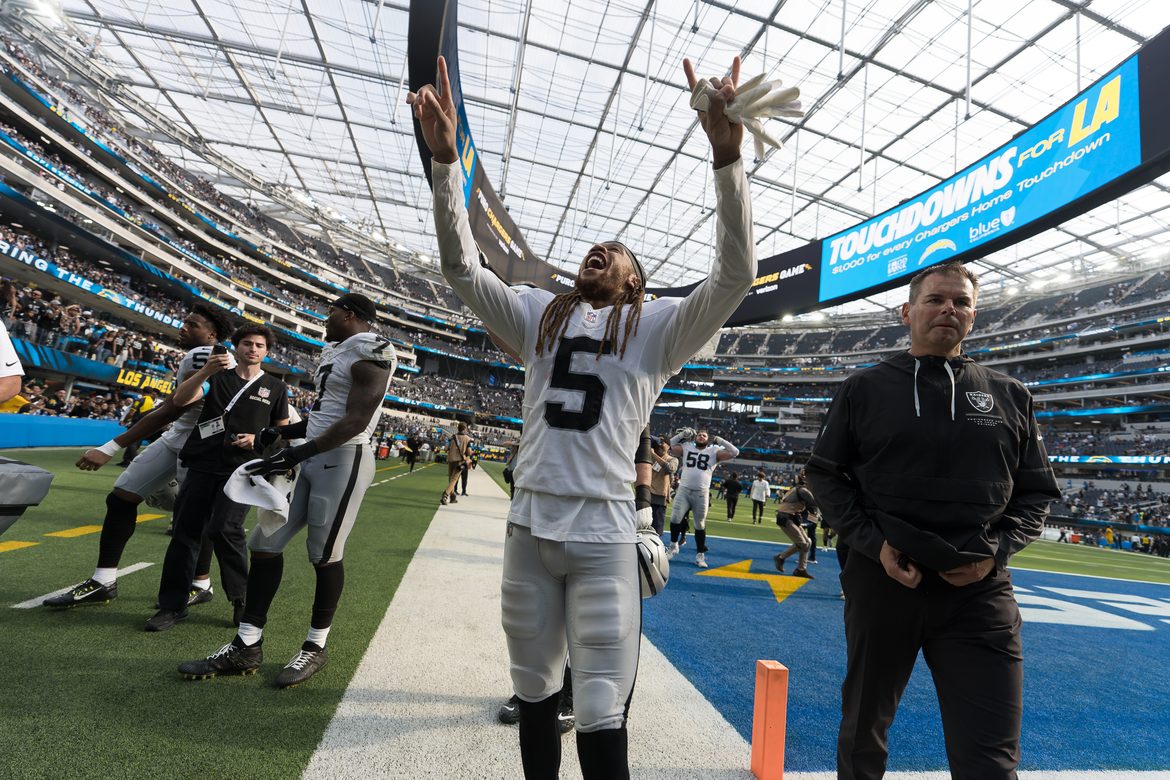 Eric Stokes discusses Georgia roots, Raiders’ defense and 3-0 Start